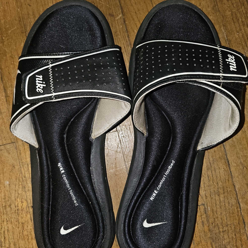 Nike Women's Comfort Footbed Slides Sz 11